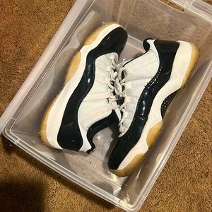 Jordan 11 Low Concords